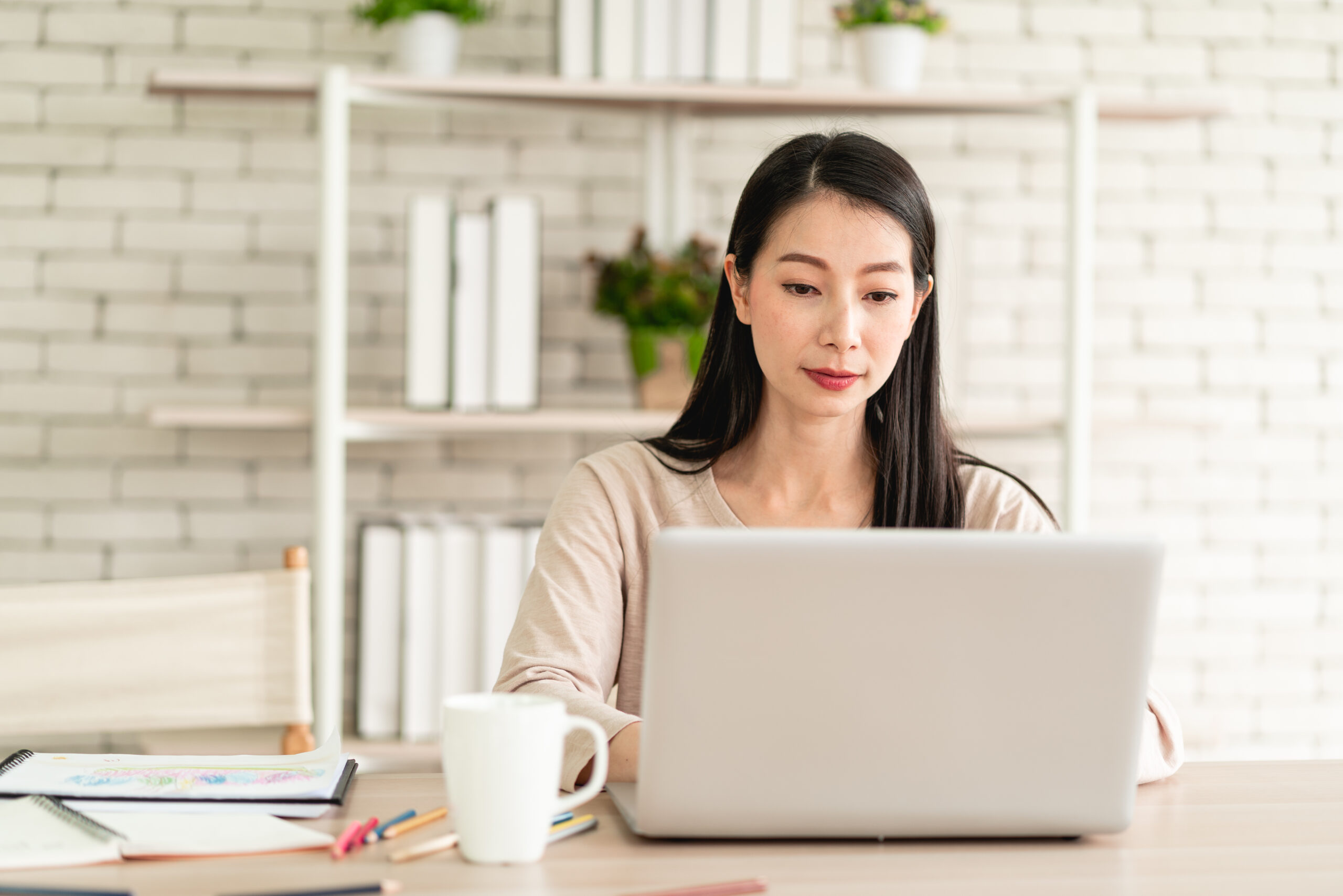 あなたが気づいていない「本当の武器」：大人の女性が持つ魅力